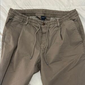 AE Flex Pleated Athletic Fit Pull-On Pant